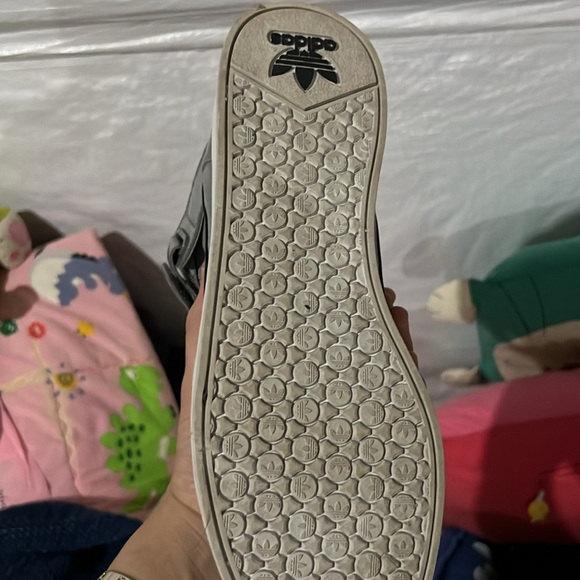 Adidas high top sneaker for men - Picture 3 of 4